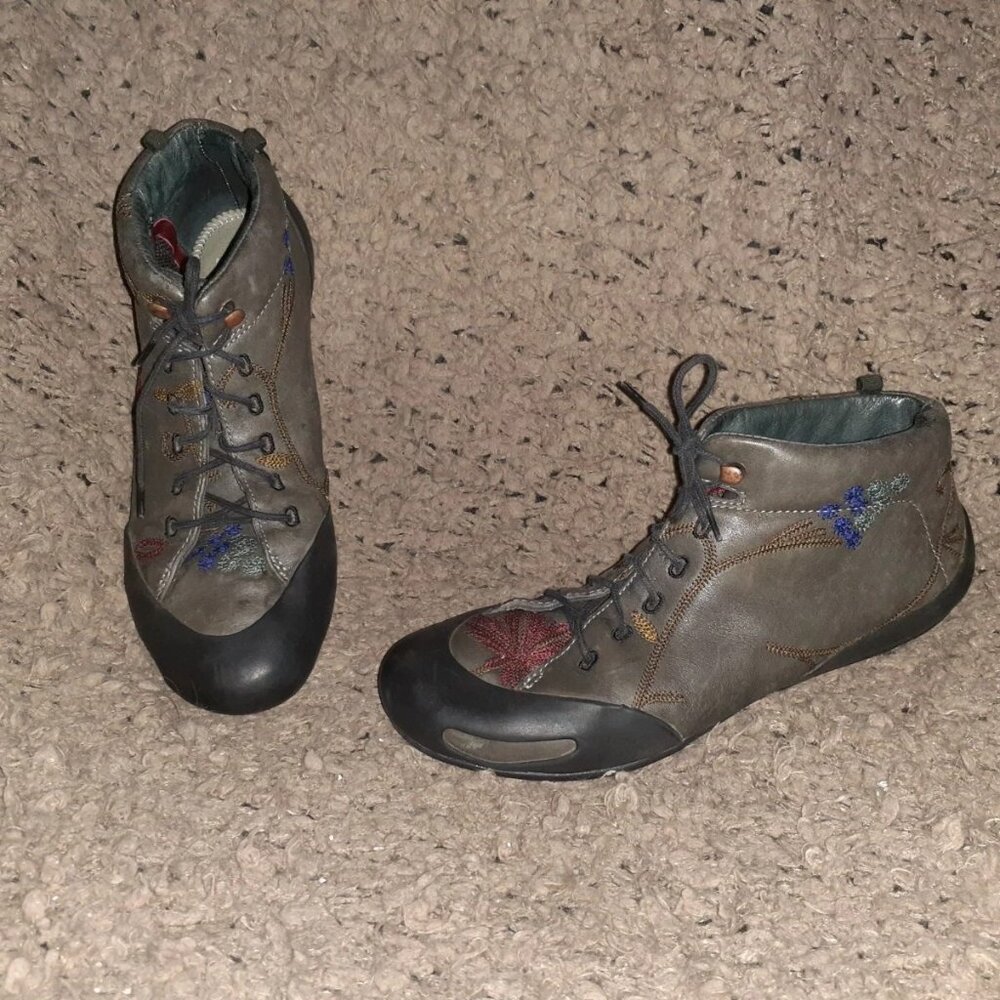 CAMPER TWINS-Gray Leather/Bump Toe Embroidered Hi-Tops Sneakers/Booties-Sz 36-EX